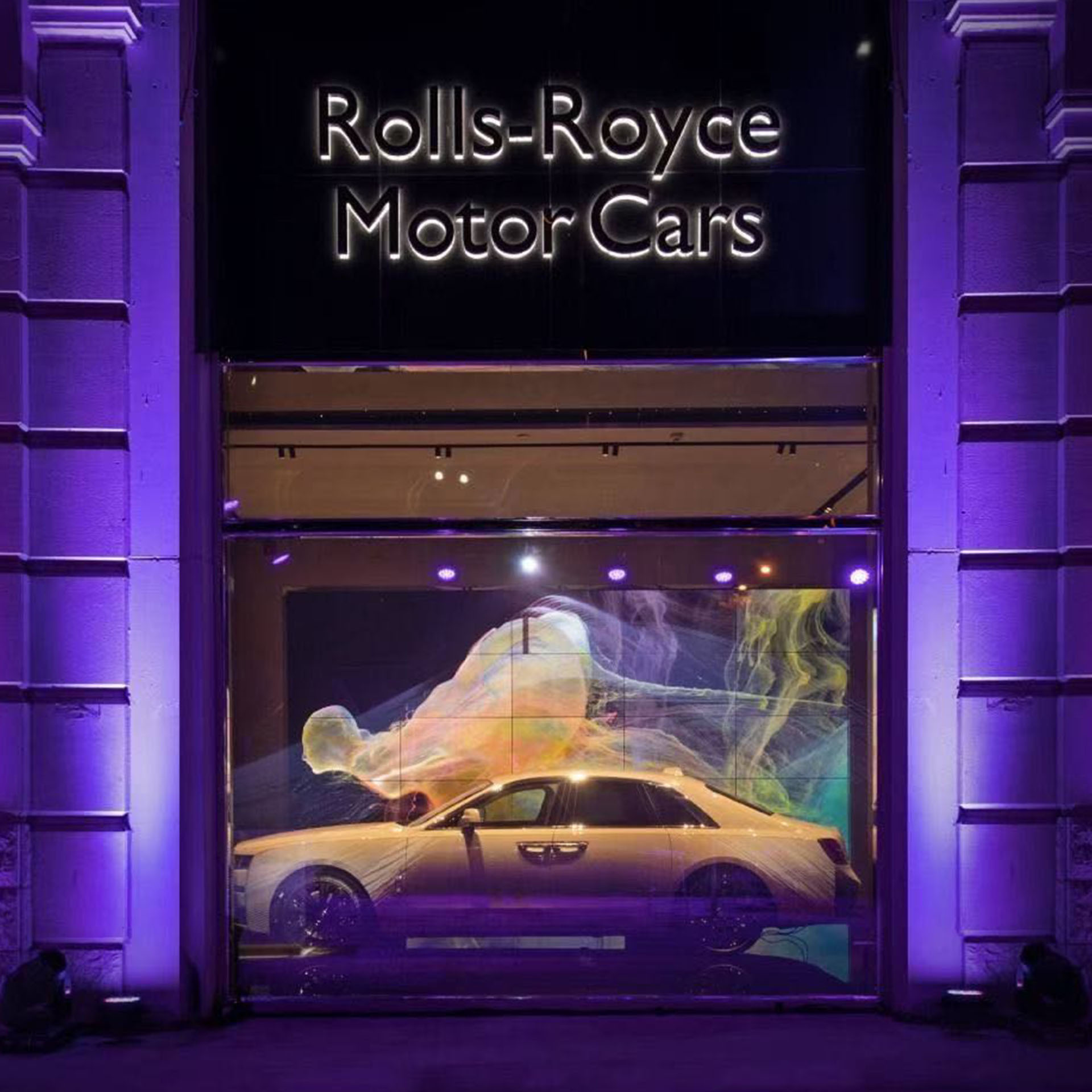 Rolls Royce Projection Mapping by Refractiv - Light & Visual Experience