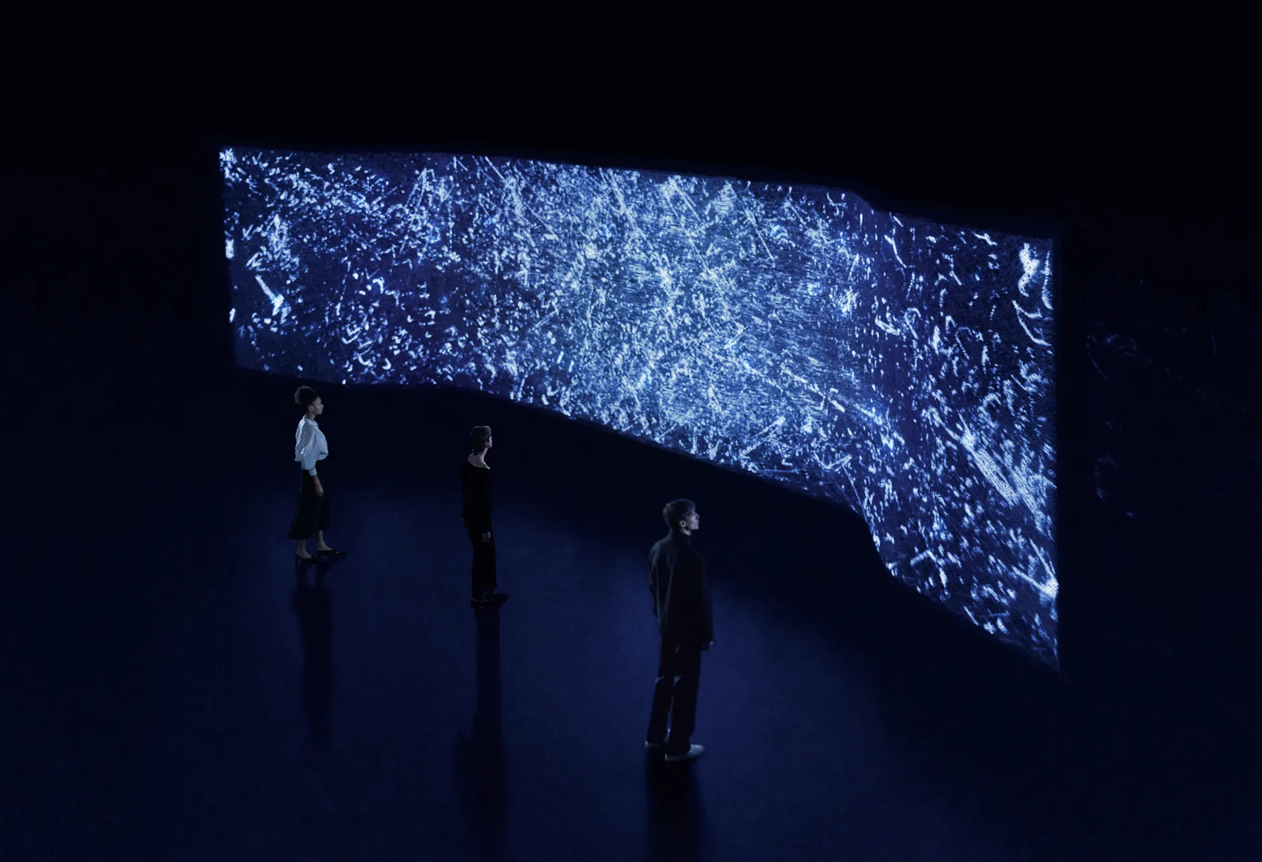 Lexus “A-Un” interactive installation by Refractiv - Light & Visual Experience